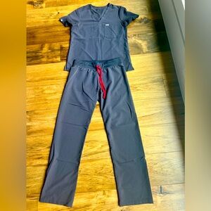 Figs women Catarina scrub top and Livingston pant size small